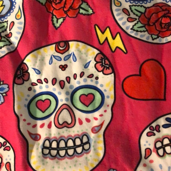 BUNDLE! 3 pairs of pattern leggings - Picture 2 of 4